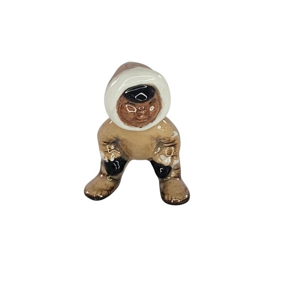 Hagen Renaker Eskimo Tot Crouching Miniature Figure Style A-945 - Picture 1 of 8